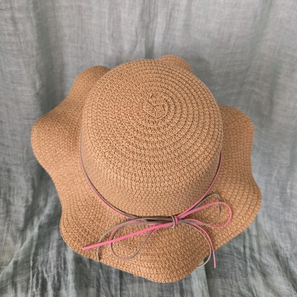 Girl's Tan Straw Floppy Brim Sun Hat Easter Spring Light Airy Chin Strap‎